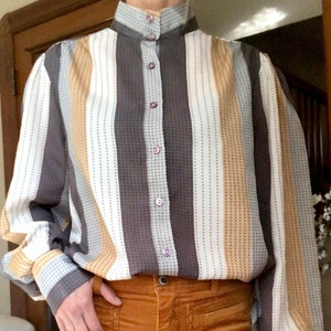 Vintage Ladie's Blouse Late 70s-Early 1980's ~Medium (Vintage Size 14-Approx 6-8 )