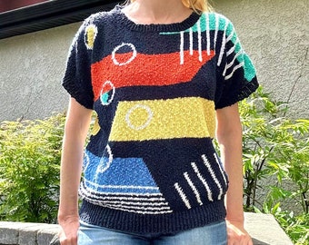 1980s Geometric Knit Sweater: Short Sleeve Colorful Jumper