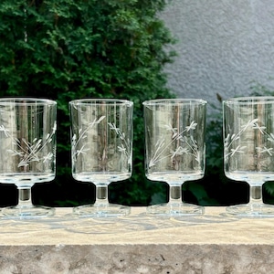 Vintage Luminarc (France) Etched Floral, Crystal Wine Glass/ Water Goblet SET of 4 (Holds 10 oz)~ Circa 1970-1980s