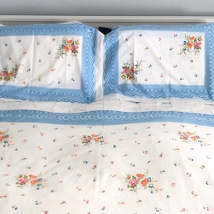 Vintage MCM Country Floral Single/ Twin Sized Flat Sheet & Pillow Case Pair (Set)