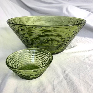 Motif « Soreno » d'Anchor Hocking - Chips et trempette en verre pressé vert avocat (2 pièces) vers 1960-70