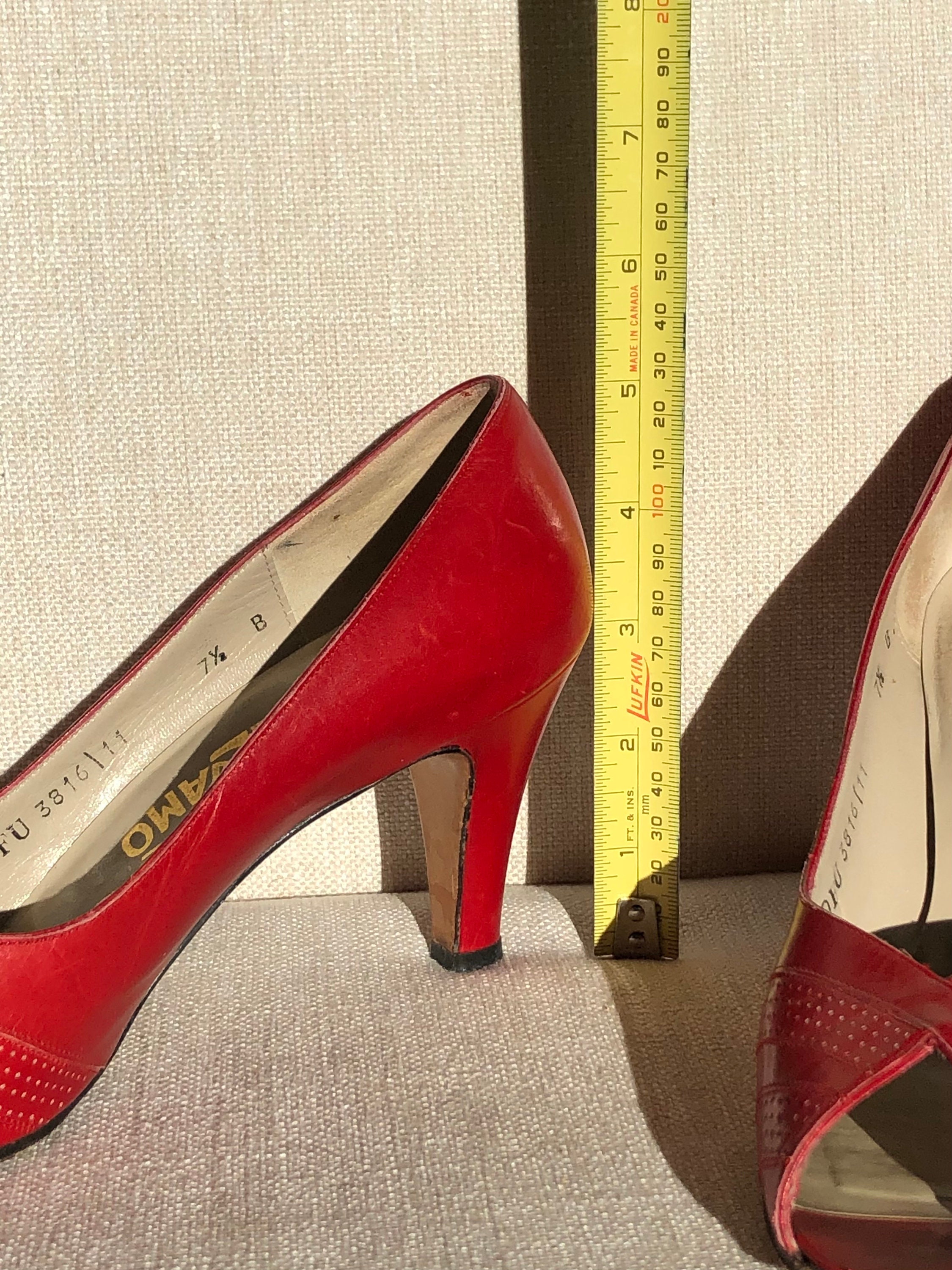 【Vintage】Ferragamo pumps／MADE IN ITALY Vintage Salvatore Ferragamo Womens Shoes Size 8 Made In