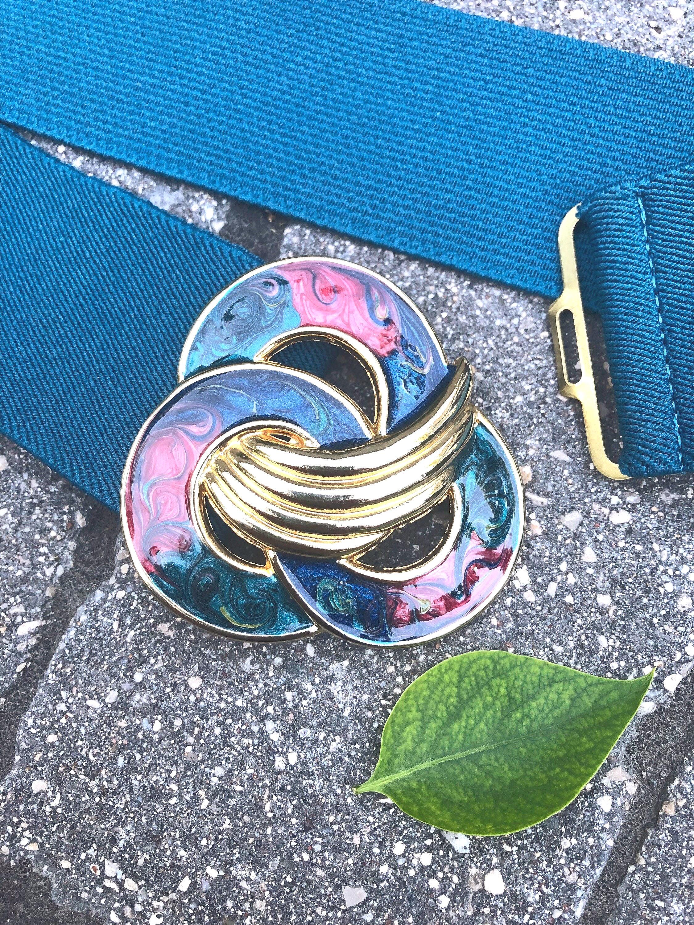 Vintage Enamelled Brass Buckle Stretch Belt - Day-lor 1970s  display picture 1