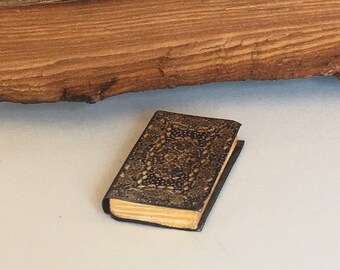 Libro della biblioteca in miniatura in scala 1:12, decorazione della casa delle bambole in miniatura in stile antico