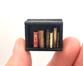 Set Di 30 Libri In Miniatura Scala 1:12 Per Casa Delle Bambole - Arredamento Libreria SOON