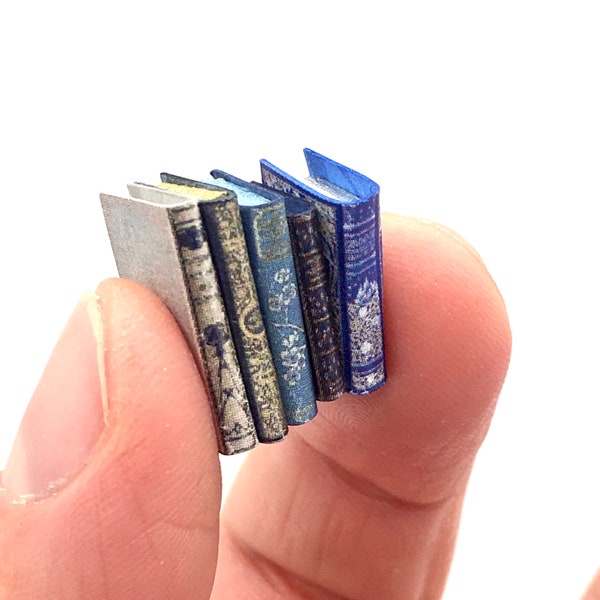 1:18 scale set of 5 blue Lundby dollhouse miniature books, Lundby miniature library accessories, dollhouse books