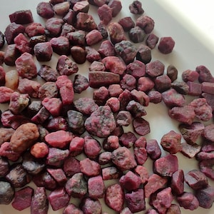 100% Natural Red Ruby Rough, Ruby Rough Stone, Ruby Gemstone,African Rough Raw Gemstones,5 Pieces lot,5-9 mm