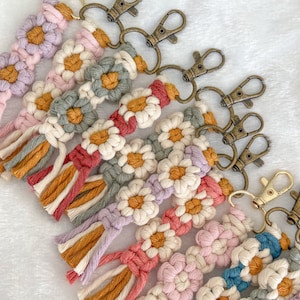 Macrame Daisy Flower Keychain