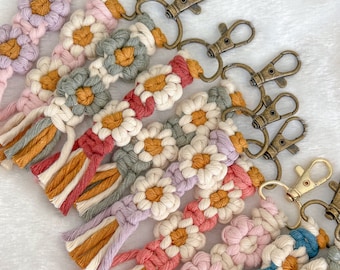 Macrame Daisy Flower Keychain