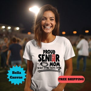 Football Mom Shirt, Senior Football Mom, Sr Football Mom 2025, Football Mom T-shirt, Football Shirt, I&#39;m Not Crying Tee