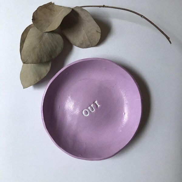 Hand stamped 'Oui' Jewellery Dish ||  Handmade Clay Trinket Dish ||  Scandi Design || Mini Ring Bowl || Jewellery Plate || Gift Idea