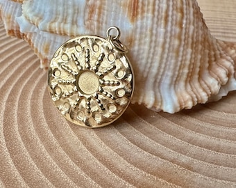 Sun jewelry pendant made of gold-plated stainless steel