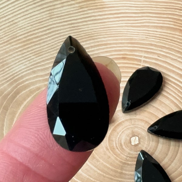 Obsidian pendant faceted