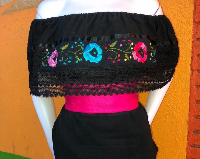 Blusa mexicana, blusa campesina, blusa artesanal, blusa negra bordada , blusa fuera de los hombros  ideal para una fiesta mexicana, ENVIO GRATIS EN LOS ESTADOS UNIDOS