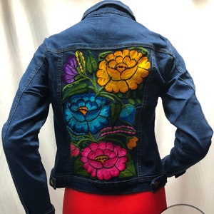 Chamarras bordadas de mezclilla store