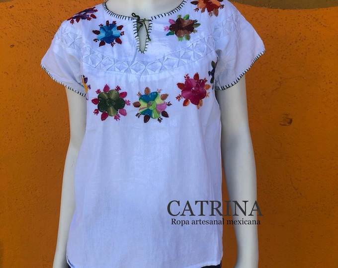 BLUSA MEXICANA bordada a mano ideal para una fiesta mexicana o cualquier otro evento ENVÍO GRATIS PARA ESTADOS UNIDOS