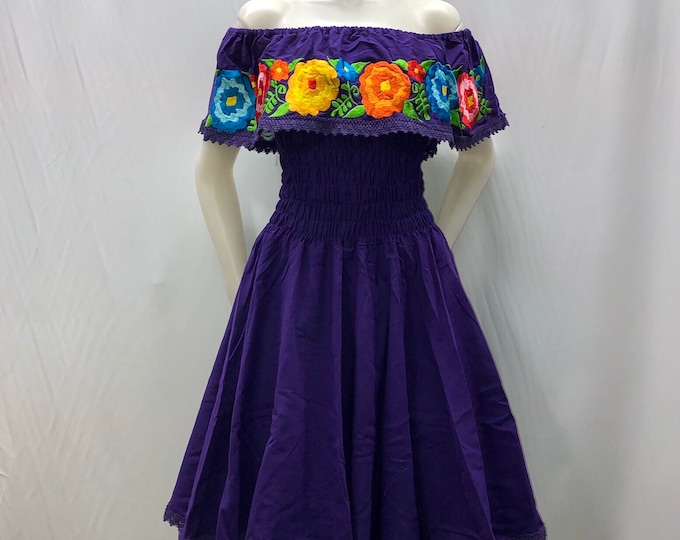 Vestido mexicano, campesina, vestido bordado, off the shoulders, vestido fuera de Los hombros, vestido artesanal, vestido típico, 5 de mayo,