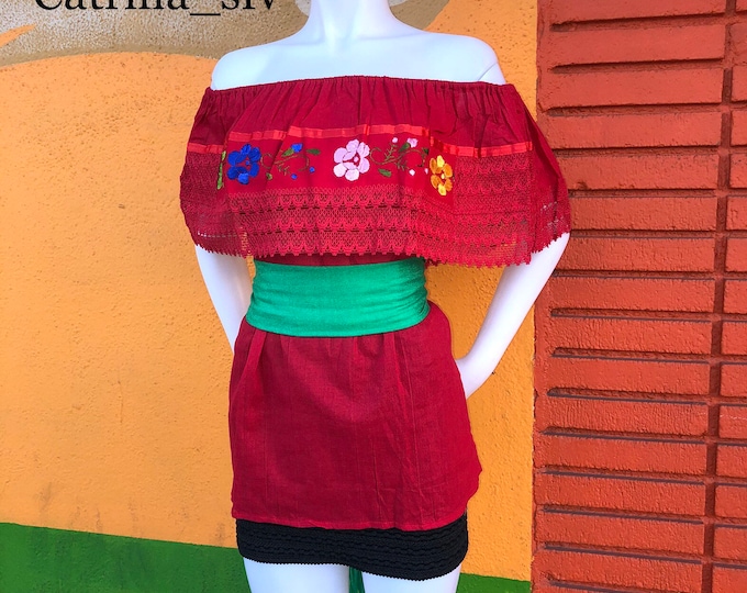 Blusa mexicana, blusa campesina, blusa artesanal, blusa negra bordada , blusa fuera de los hombros  ideal para una fiesta mexicana, ENVIO GRATIS EN LOS ESTADOS UNIDOS