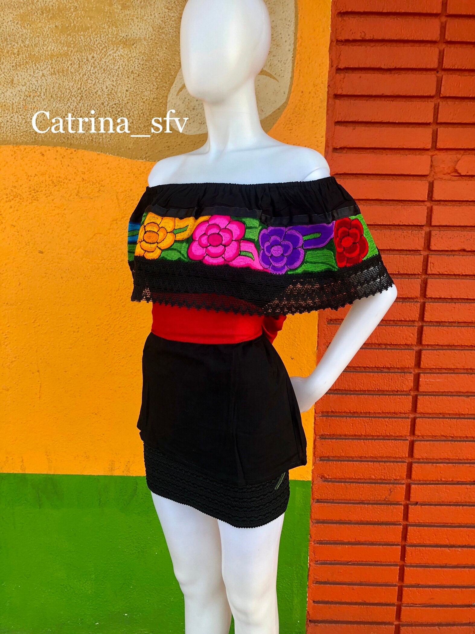 Blusa mexicana, blusa campesina, blusa artesanal, blusa negra bordada , blusa fuera de hombros ideal para una fiesta mexicana, ENVIO EN LOS ESTADOS UNIDOS
