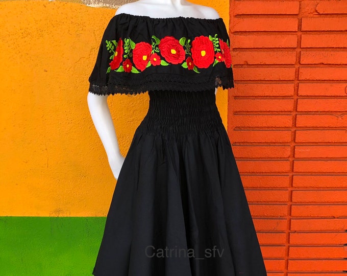 Vestido mexicano bordado, off the shoulder dress, day of the edad dress,