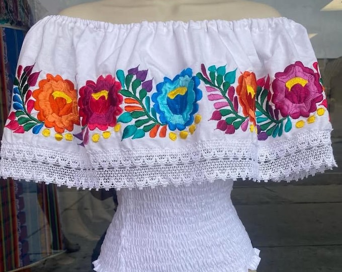 Blusa mexicana, blusa campesina, blusa artesanal, blusa negra bordada , blusa fuera de los hombros  ideal para una fiesta mexicana, ENVIO GRATIS EN LOS ESTADOS UNIDOS