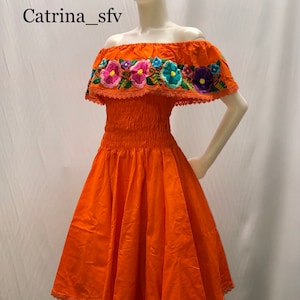 刺繍入りメキシコドレス、農民、刺繍入りドレス、オフショルダードレス、手作りドレス、典型的なドレス、5月5日、メキシコパーティー
