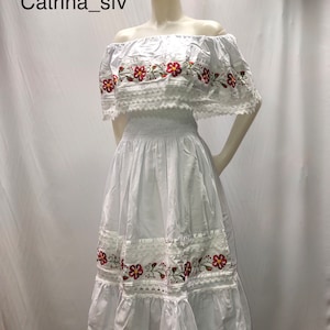 Mexicaanse jurk met blote schouders, boerenjurk, geborduurde Mexicaanse jurk, Mexicaanse gewoonte, Mexicaans feest, 5 mei, blote schouders