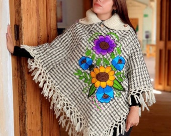 Embroidered Mexican morning, Mexican poncho, Mexican overcoat, handmade morning, Mexican serape, embroidered overcoat, embroidered mananita, May 5