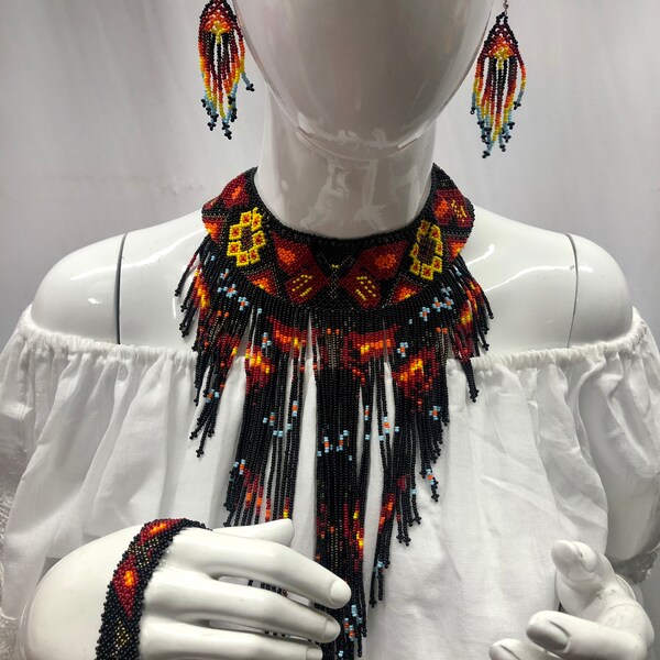 Ketting armband en oorbellen van chaquira