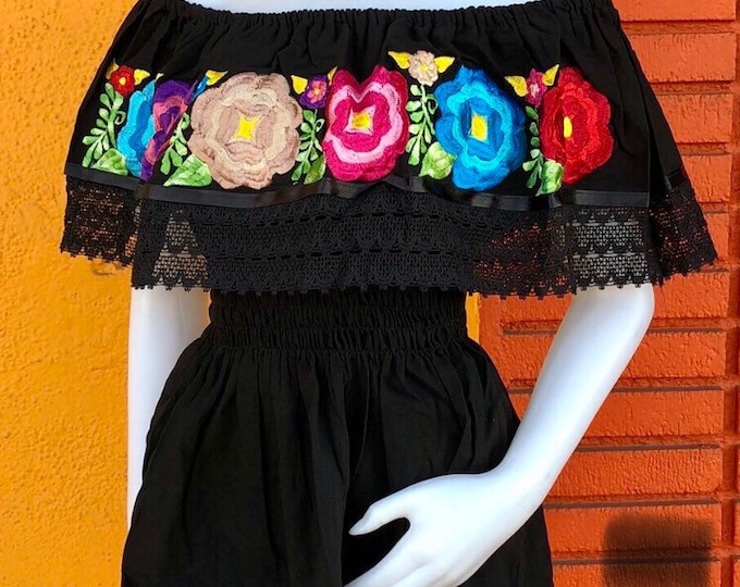 Blusa mexicana, blusa campesina, blusa artesanal, blusa negra bordada , blusa fuera de los hombros  ideal para una fiesta mexicana, ENVIO GRATIS EN LOS ESTADOS UNIDOS
