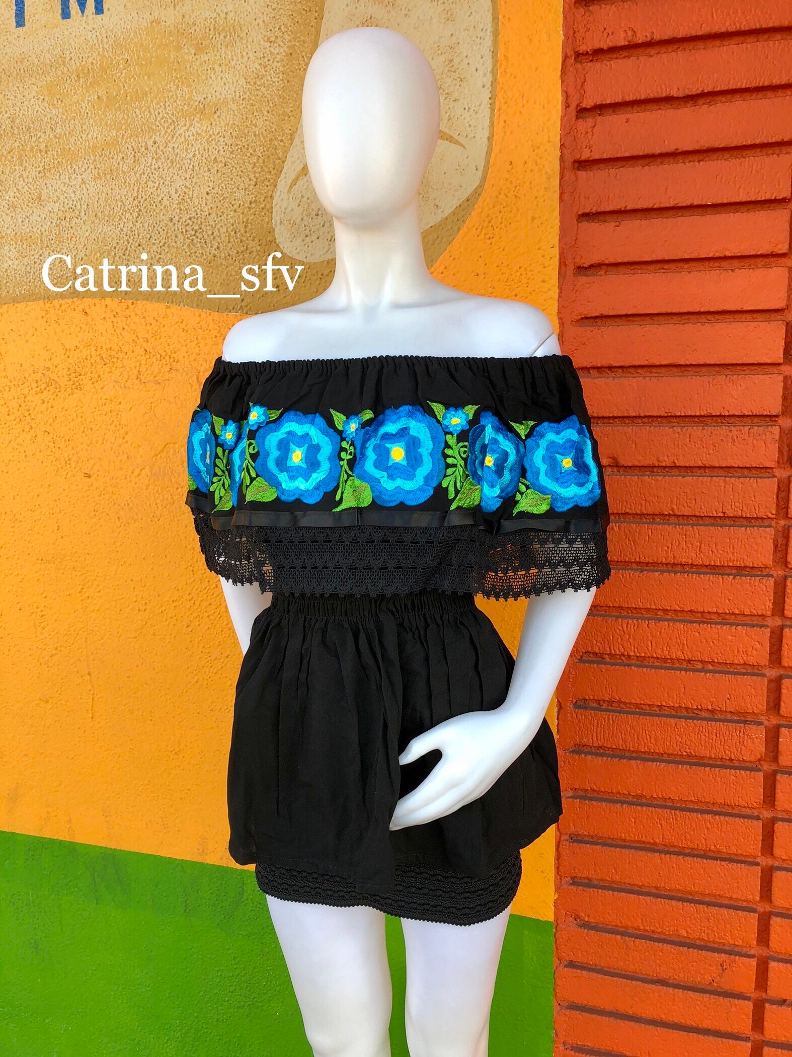 Blusa mexicana, blusa campesina, blusa artesanal, blusa negra bordada , blusa fuera de hombros ideal para una fiesta mexicana, ENVIO EN LOS ESTADOS UNIDOS