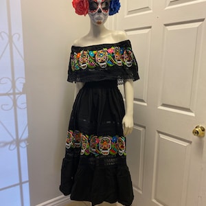Vestido de calaveras, catrina dress, Halloween dress, vestido de día de muertos, fiesta mexicana, of the shoulders dress, 5 de mayo dress