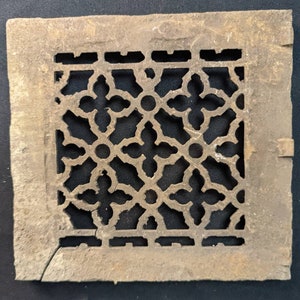 Antique architectural salvage Gothic pattern scrolling floor register vent grate made of cast iron