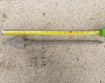 Rustic Antique Architectural Salvage Heavy Cast Iron Arrow Gate Fence Post Finial From The Collection Of Fellenz Antiques