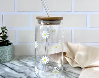Tazza di vetro personalizzata Daisy Can con coperchio in bambù e cannuccia di vetro piegata, tazza di vetro caffè ghiacciato con coperchio, tazza di vetro vinile con cannuccia, 16 once