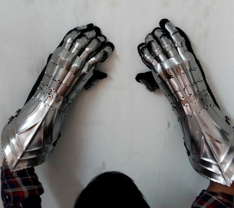 Medieval Gauntlet Armor Pair Gloves ~ Larp wearable Gloves ~Viking Knight Crusader Gloves ~ Functional Gothic Armour Gauntlets~ Gift Items