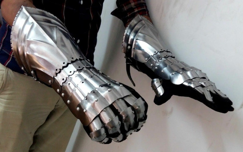 Medieval Gauntlet Armor Pair Gloves ~ Larp wearable Gloves ~Viking Knight Crusader Gloves ~ Functional Gothic Armour Gauntlets~ Gift Items