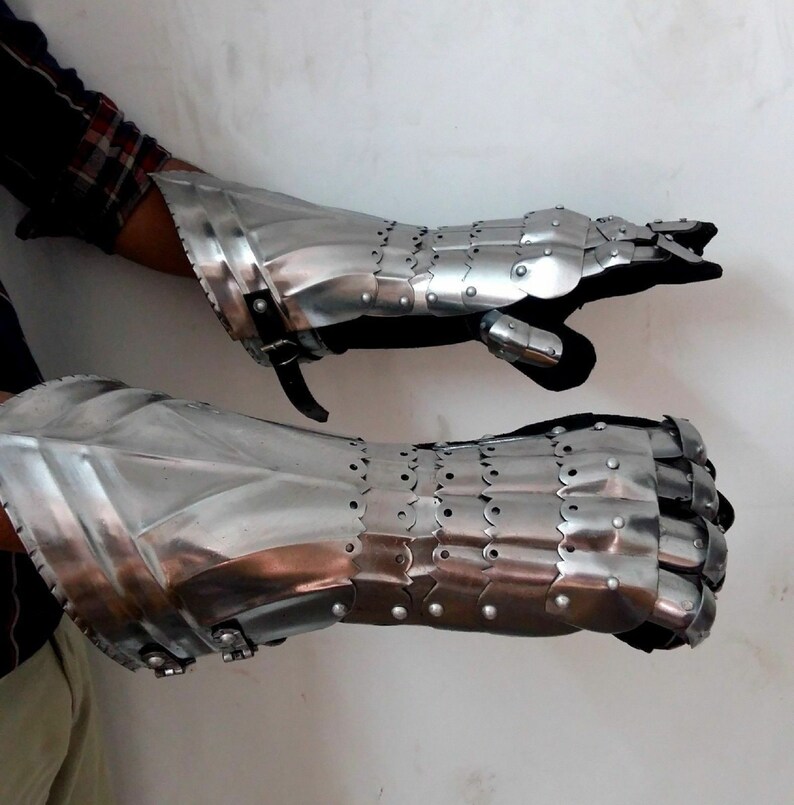 Medieval Gauntlet Armor Pair Gloves ~ Larp wearable Gloves ~Viking Knight Crusader Gloves ~ Functional Gothic Armour Gauntlets~ Gift Items