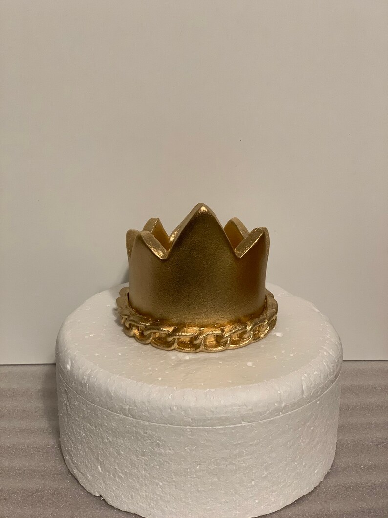 Where The Wild Things Are Crown For Cake Edible Gold Crown Leo King Queen Crown Cake Topper Gold Crown Cake Topper Prince Princess Cake Toppers Picks Paper Party Supplies Deshpandefoundationindia Org