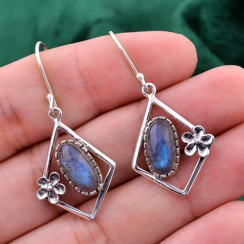 Tempting 100/% Natural Labradorite Oval Shape Ethnic Style Handmade Jewelry 925 Sterling Silver Dangle Earrings 4.6 gms 13X6 mm 1.7 BL-158