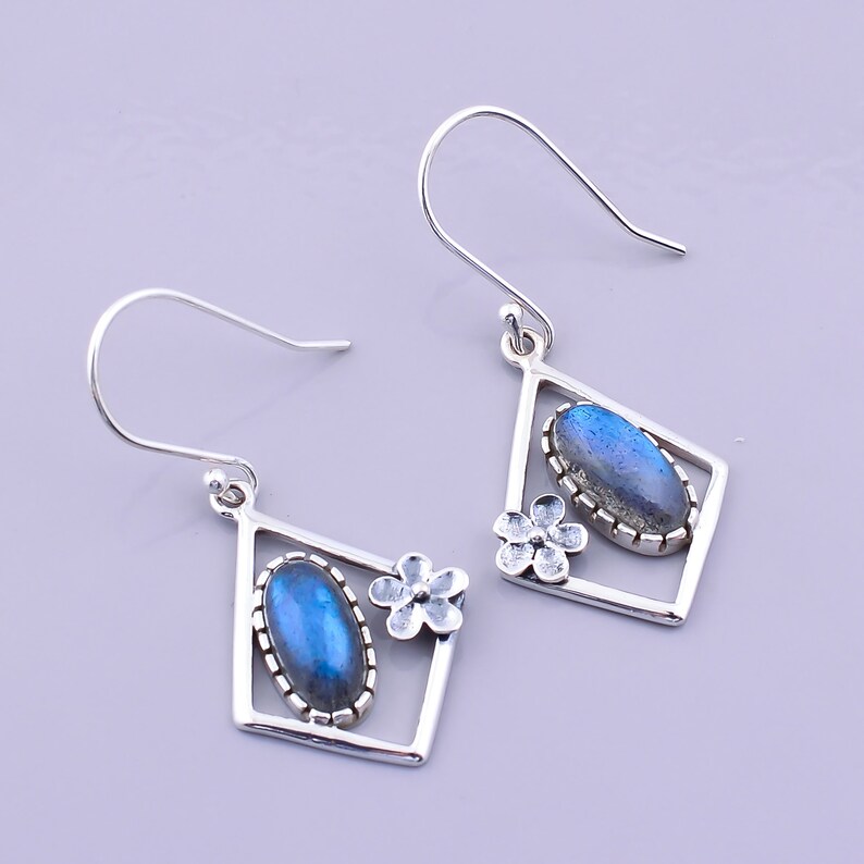 Tempting 100/% Natural Labradorite Oval Shape Ethnic Style Handmade Jewelry 925 Sterling Silver Dangle Earrings 4.6 gms 13X6 mm 1.7 BL-158