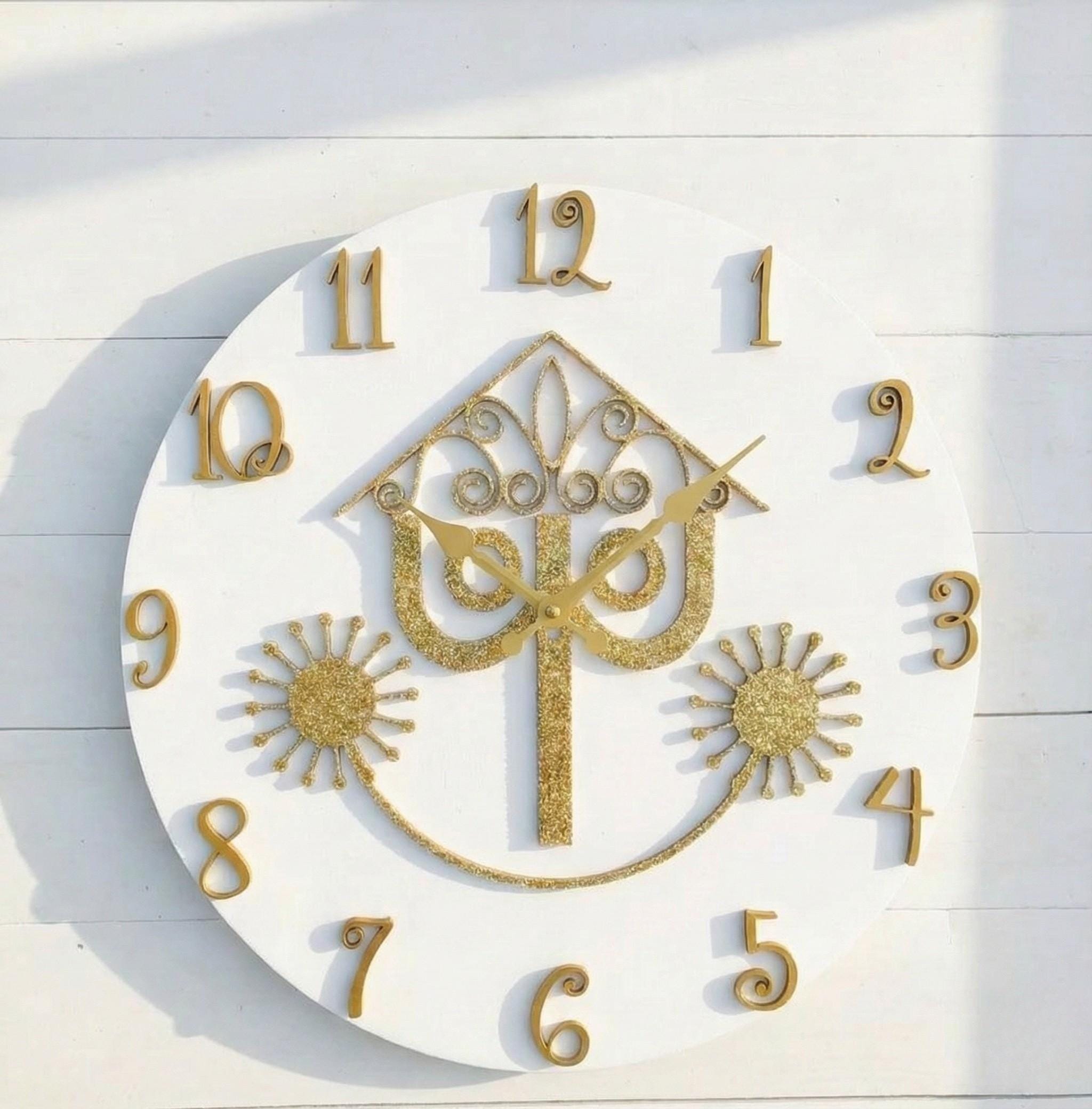 ディズニー風木製時計：「イッツ・ア・スモールワールド」の子供部屋