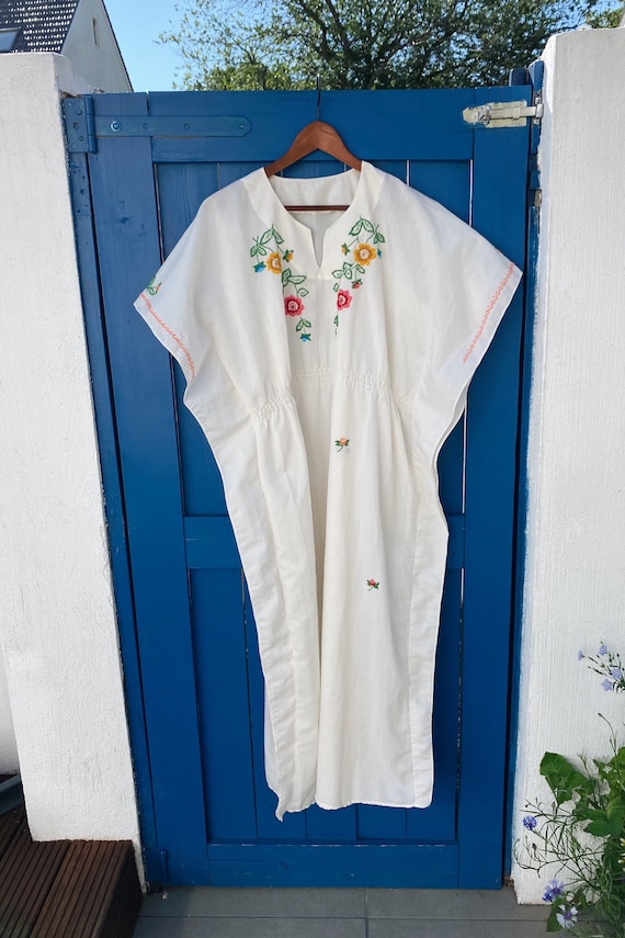 Vintage Mexican embroidered dress