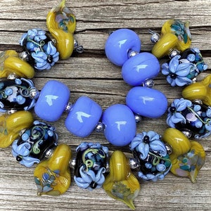 Destash ONE Handmade Lampwork glas bead, blue green floral, artisan SRA Lampwork, DIY jewelry design supplies
