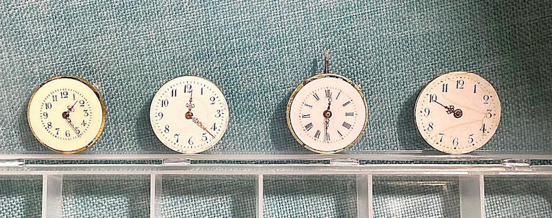 Un mecanismo de reloj de bolsillo antiguo, suministros para joyería Steampunk DIY. imagen 2