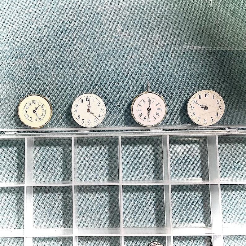 Un mecanismo de reloj de bolsillo antiguo, suministros para joyería Steampunk DIY. imagen 1