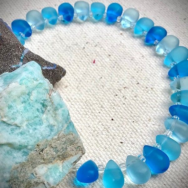 Destash ONE glass teardrop briolette bead, ombré turquoise, DIY jewelry design supplies