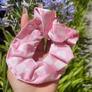Chouchou à carreaux rose