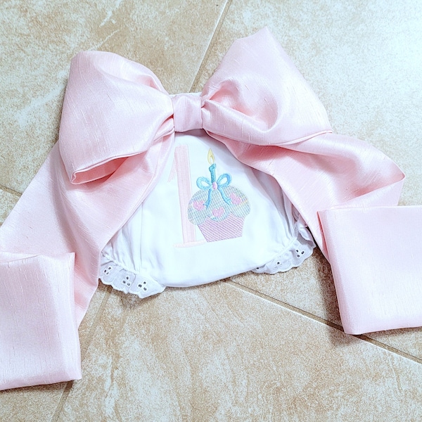 Monogrammed Bloomers Birthday Cupcake Big Bow Bloomers Cover Custom Eyelet Diaper Cover Bloomer Special Gift Newborn Bloomers Photo Shoot