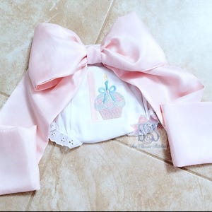 Monogrammed Bloomers Birthday Cupcake Big Bow Bloomers Cover Custom Eyelet Diaper Cover Bloomer Special Gift Newborn Bloomers Photo Shoot